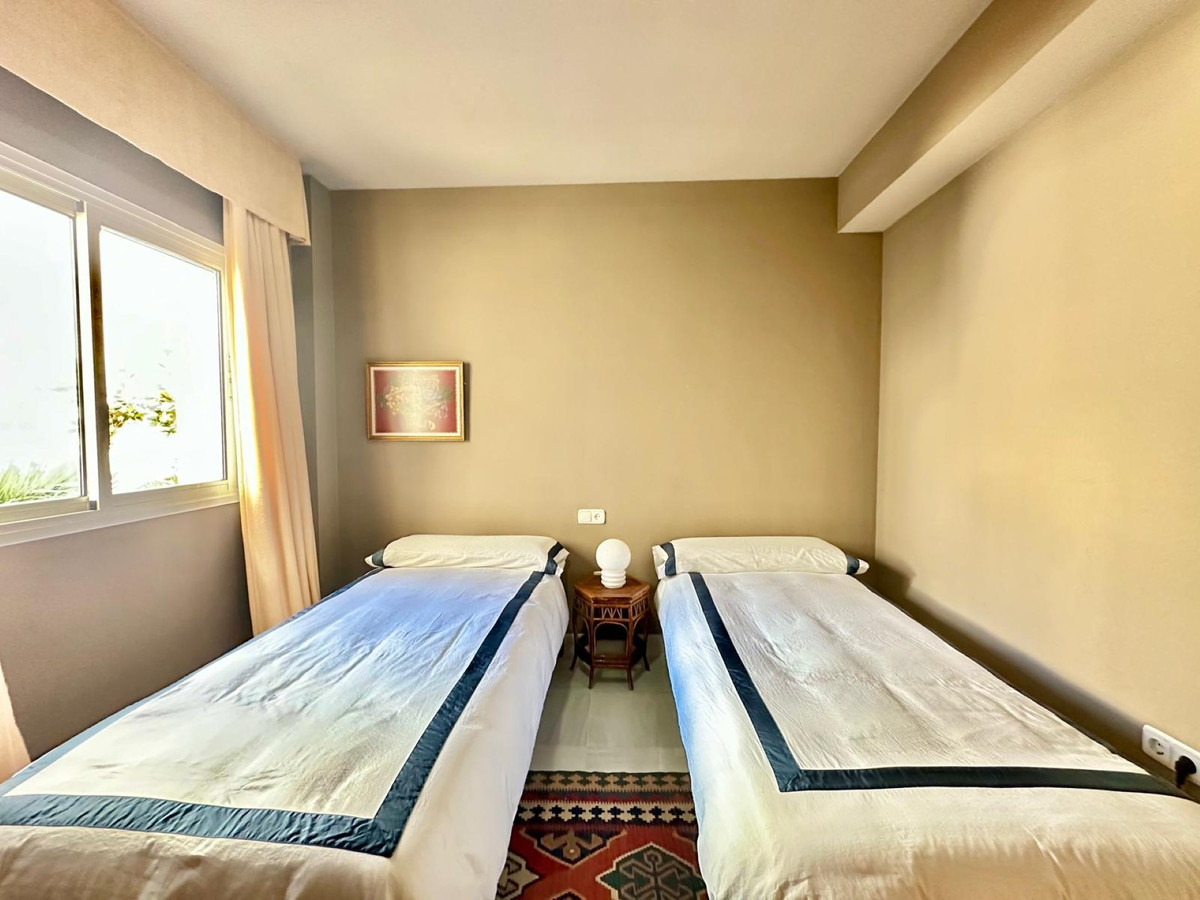 2 Bedroom Apartment for Sale in Nueva Andalucía — view 16