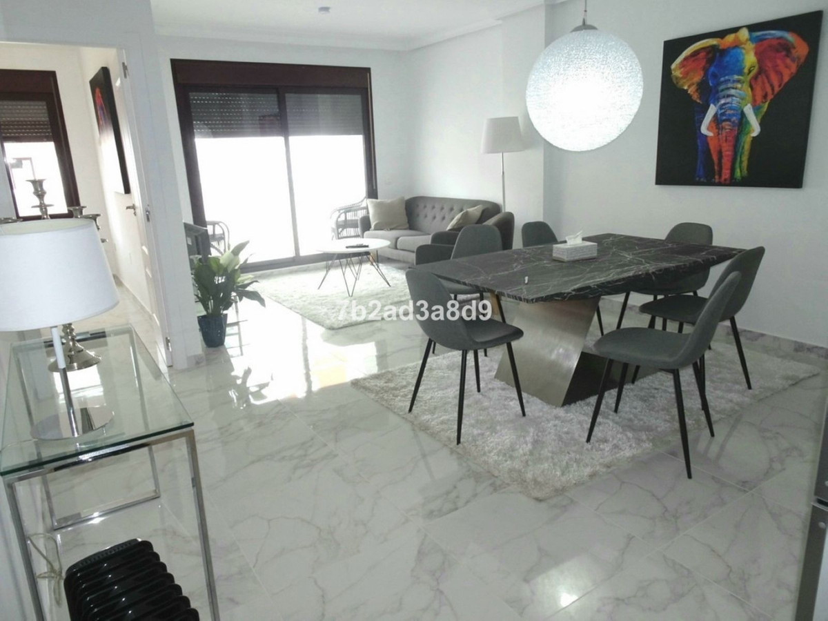 3 Bedroom Apartment for Sale in Nueva Andalucía — 2