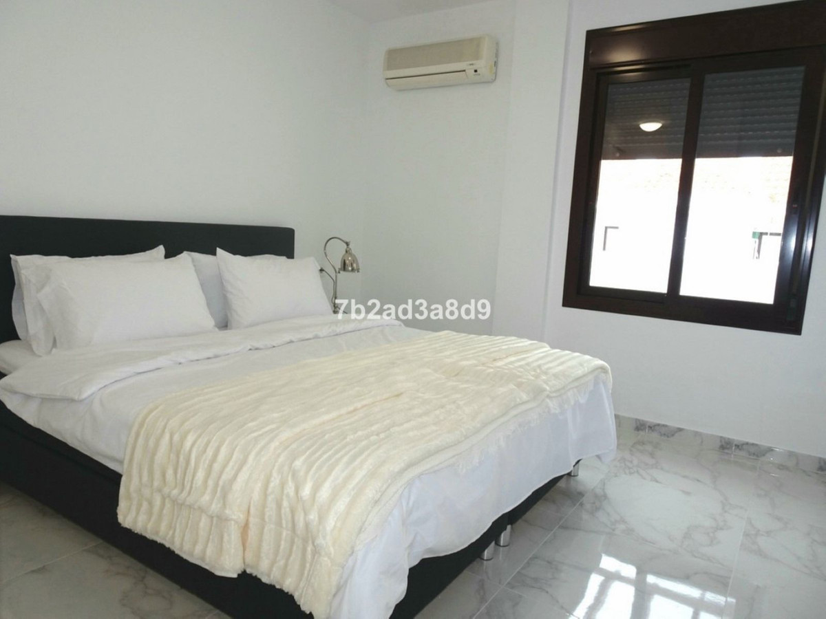3 Bedroom Apartment for Sale in Nueva Andalucía — 6