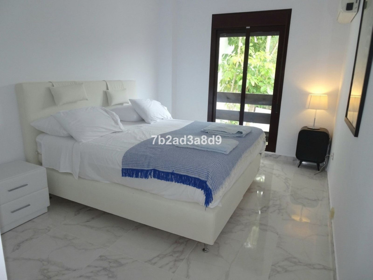 3 Bedroom Apartment for Sale in Nueva Andalucía — 8