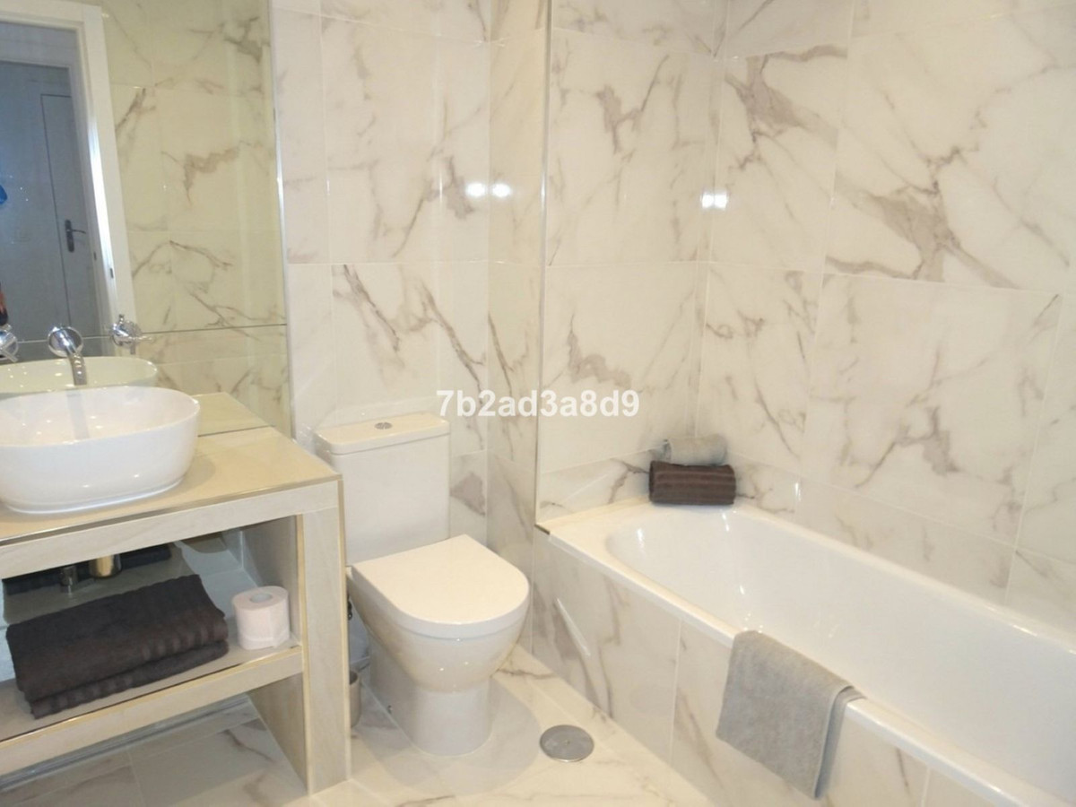 3 Bedroom Apartment for Sale in Nueva Andalucía — view 10