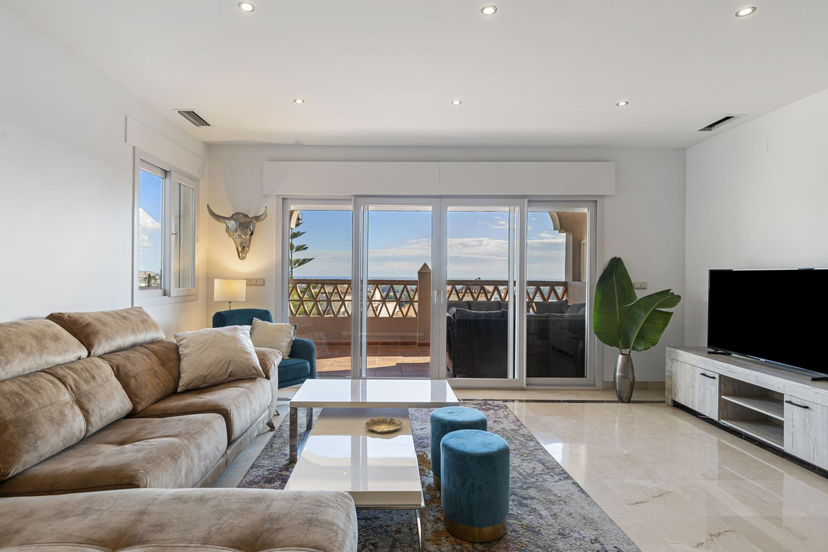 3 Bedroom Apartment for Sale in Los Arqueros — 3