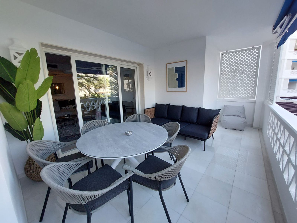 3 Bedroom Apartment for Sale in Puerto Banús — 3