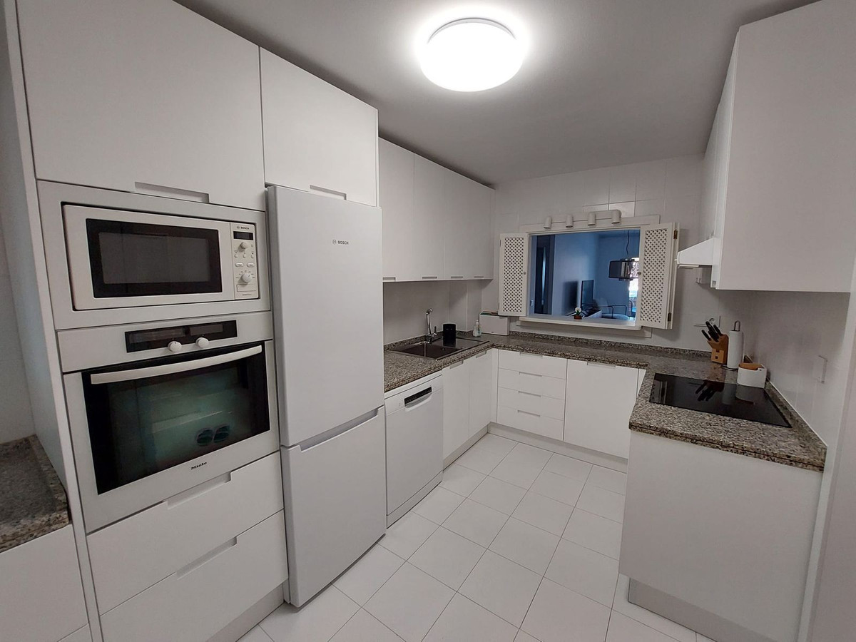 3 Bedroom Apartment for Sale in Puerto Banús — 4