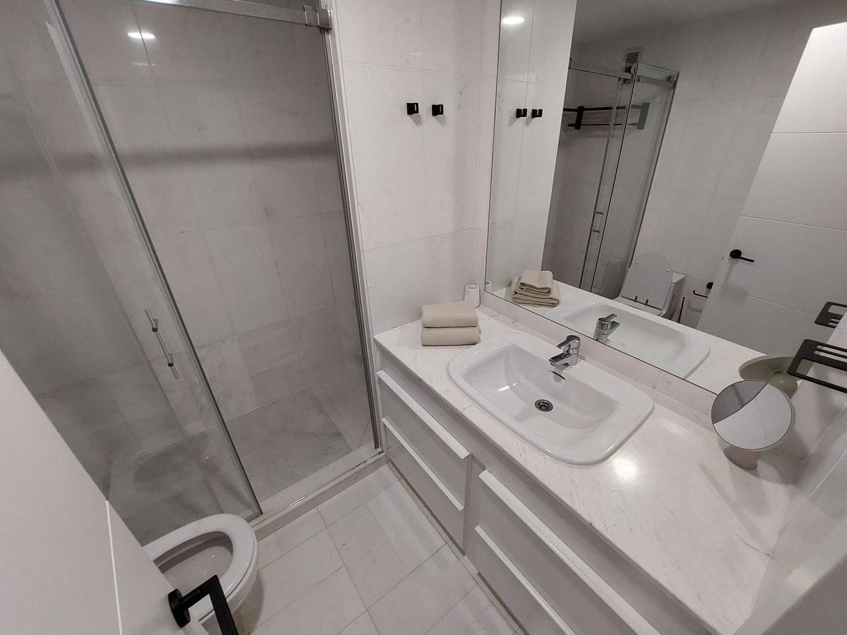 3 Bedroom Apartment for Sale in Puerto Banús — 6