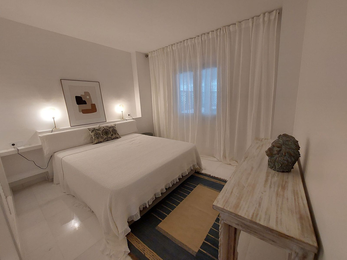3 Bedroom Apartment for Sale in Puerto Banús — 7