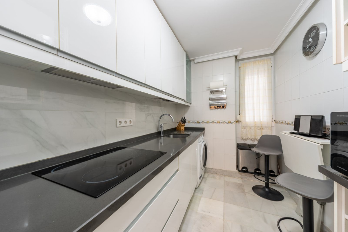 2 Bedroom Apartment for Sale in Marbella — view 12