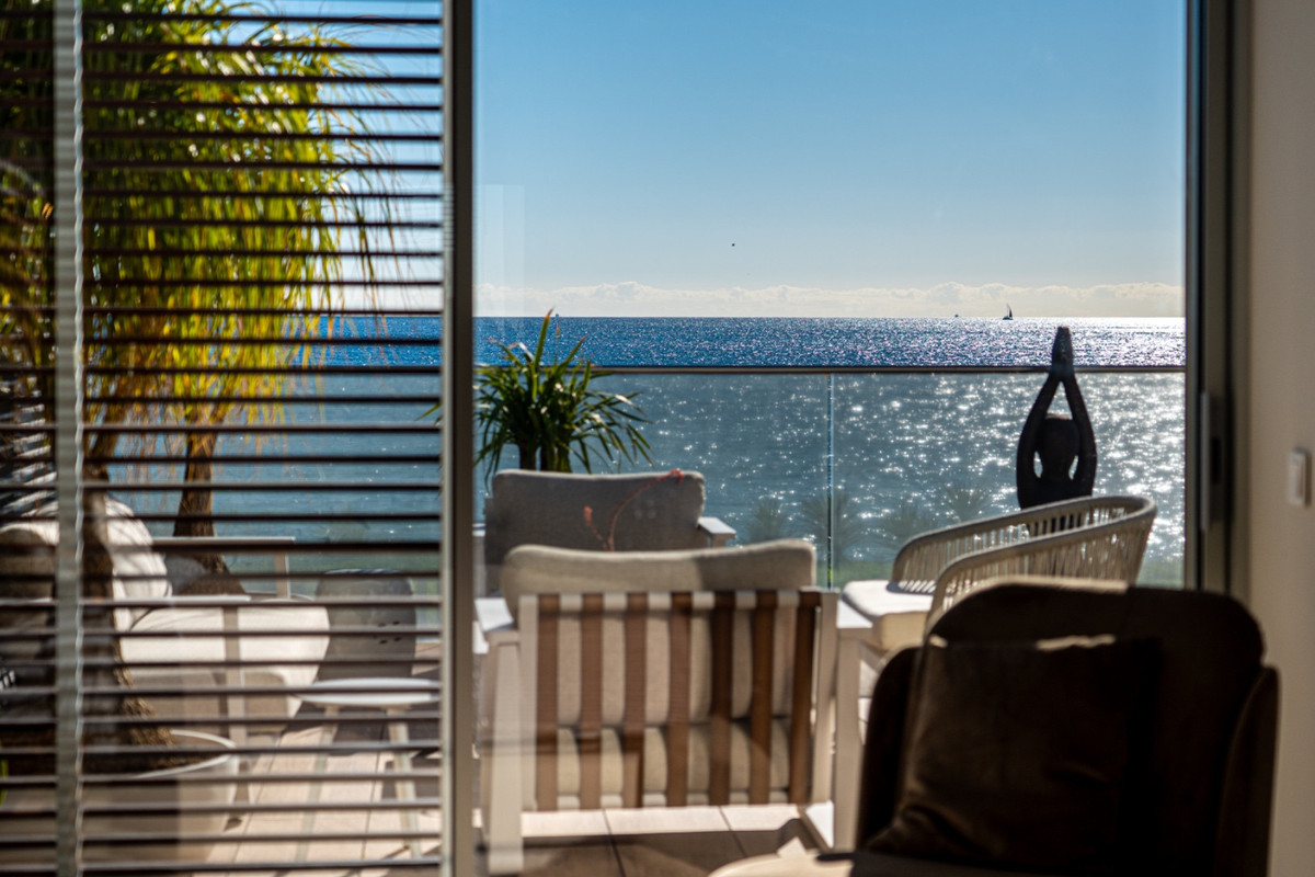4 Bedroom Villa for Sale in Estepona — 3