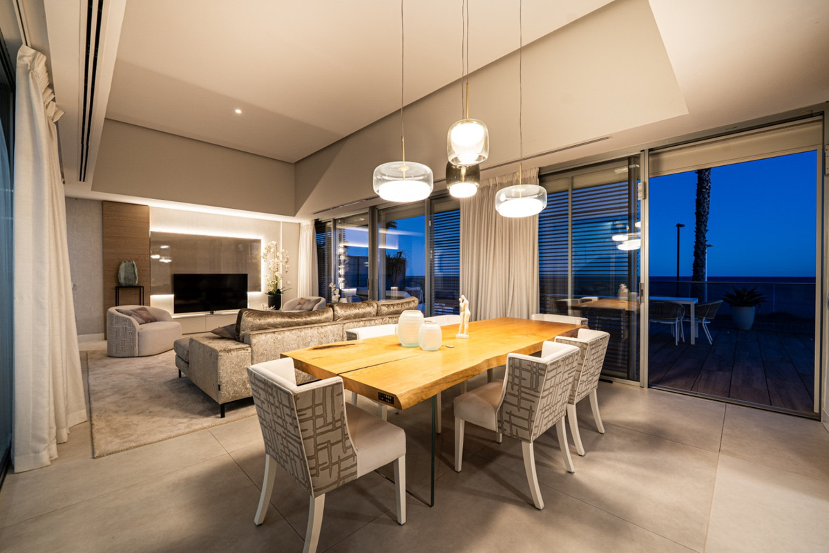 4 Bedroom Villa for Sale in Estepona — 7