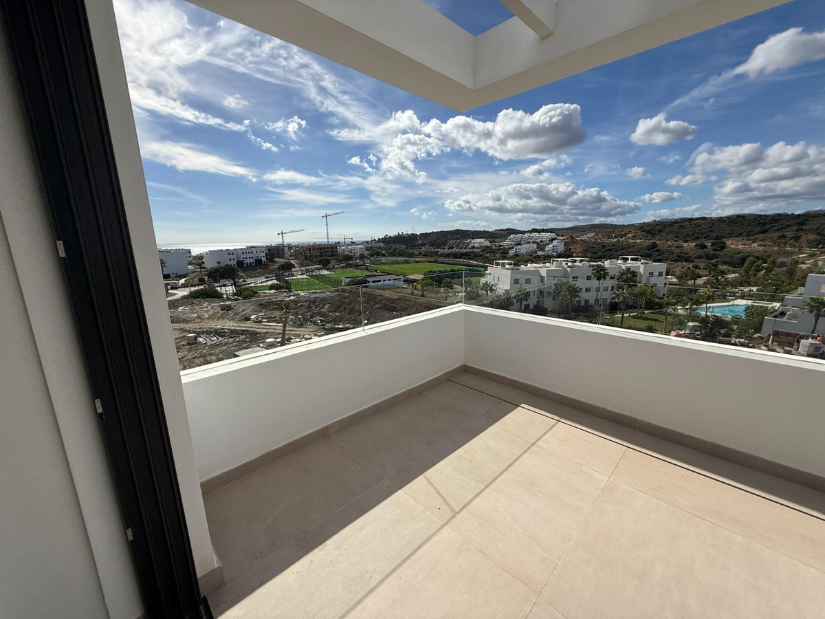 3 Bedroom Apartment for Sale in Estepona — view 12
