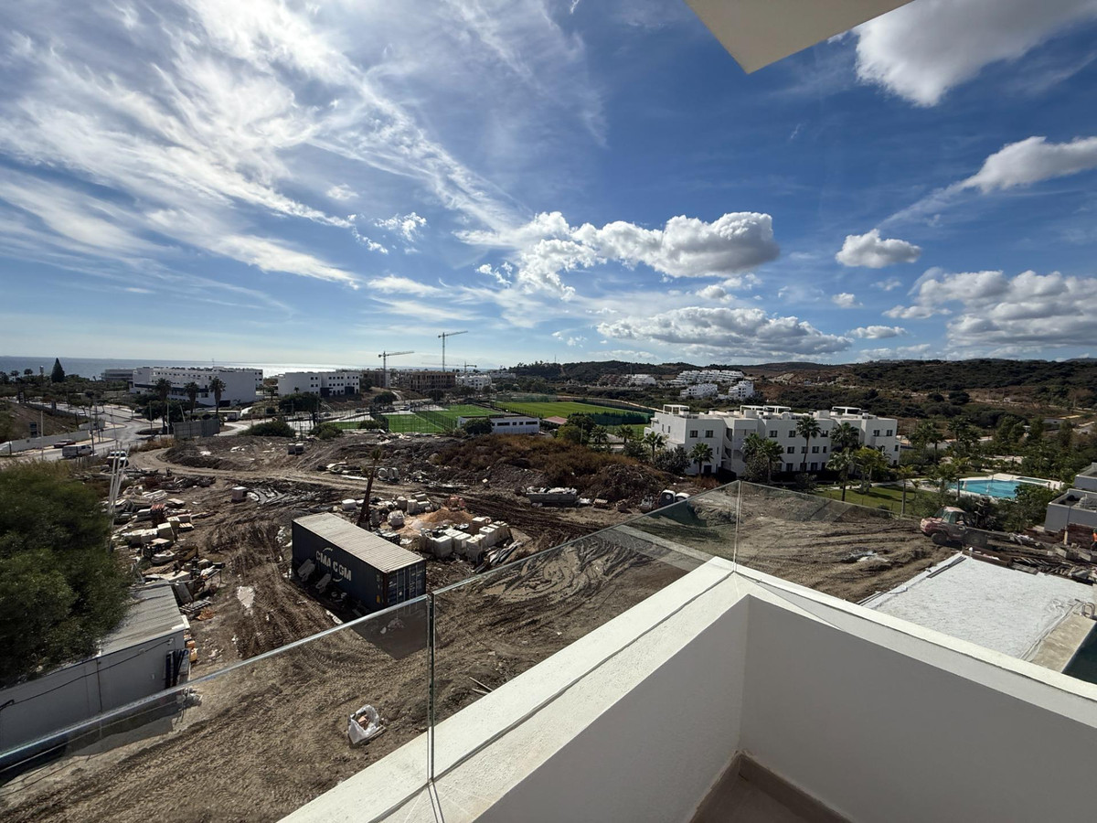 3 Bedroom Apartment for Sale in Estepona — view 13
