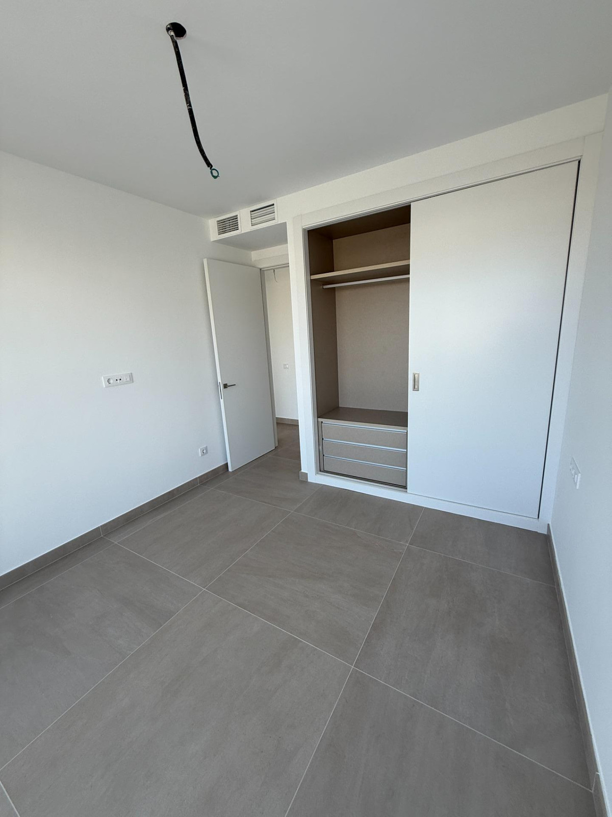 3 Bedroom Apartment for Sale in Estepona — view 20