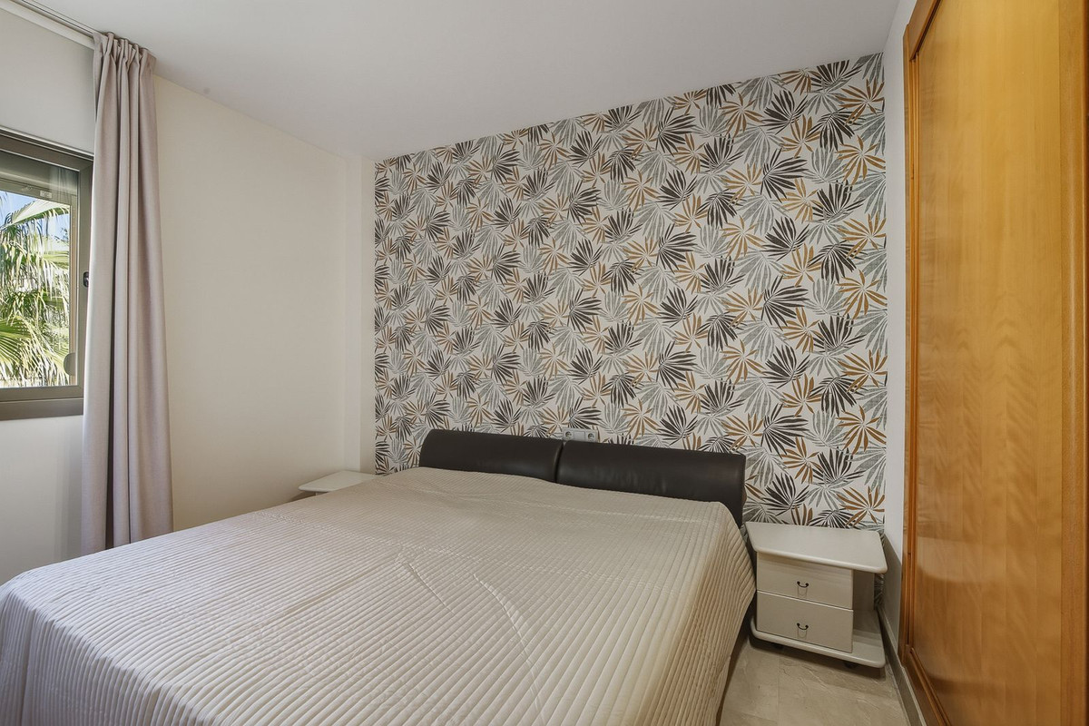 2 Bedroom Apartment for Sale in Benahavís — 6