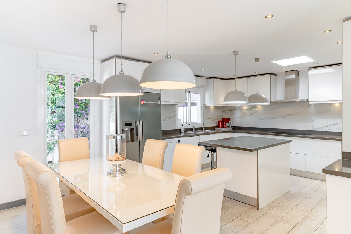 5 Bedroom Villa for Sale in Estepona — 6