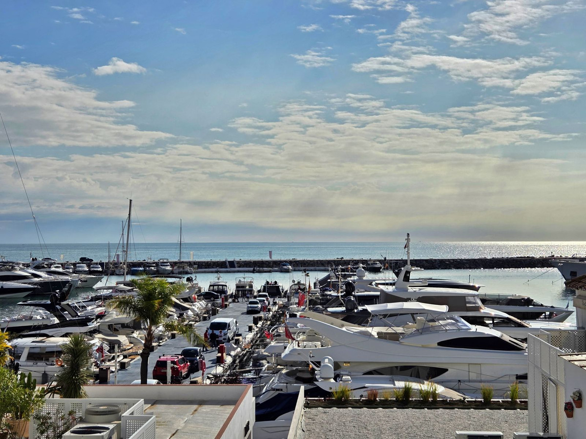 Apartment for Sale in Puerto Banús
