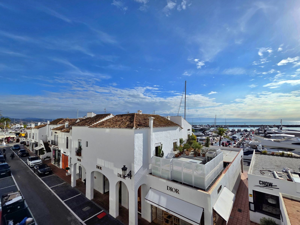 Apartment for Sale in Puerto Banús — 2
