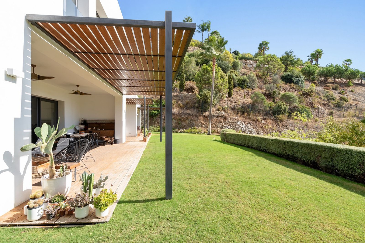 6 Bedroom Villa for Sale in El Madroñal — 4