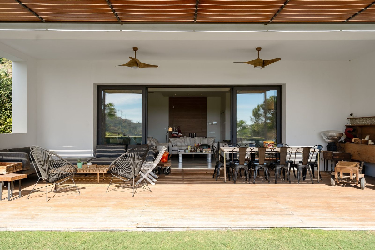 6 Bedroom Villa for Sale in El Madroñal — 7