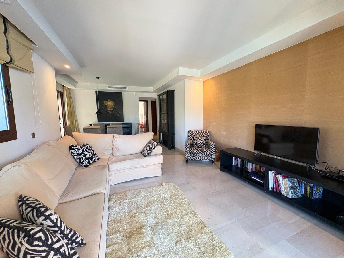 2 Bedroom Apartment for Sale in Nueva Andalucía — 3