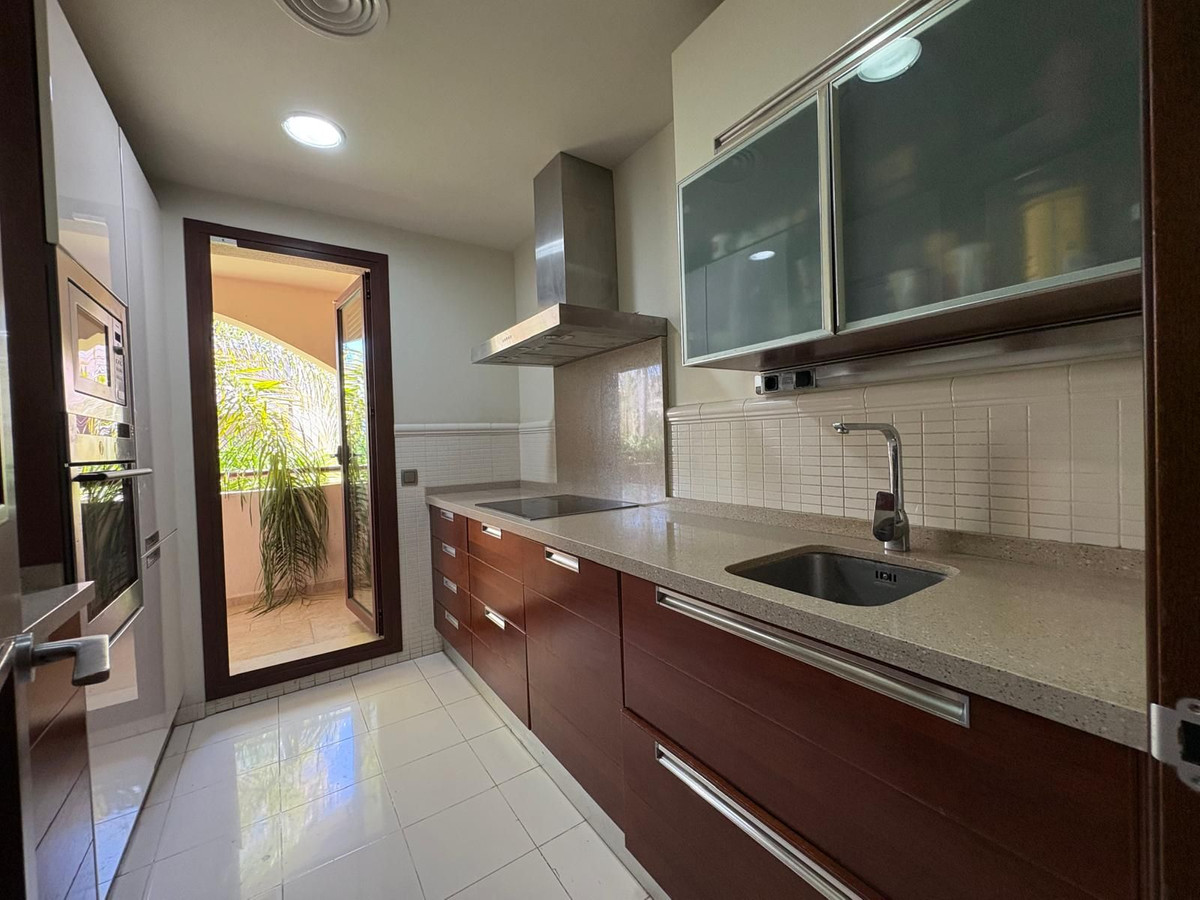 2 Bedroom Apartment for Sale in Nueva Andalucía — 6