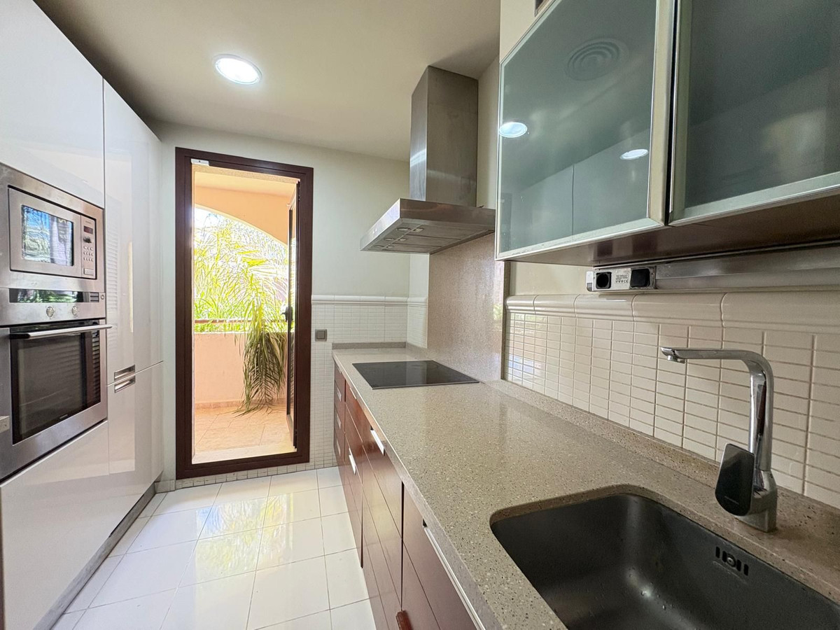 2 Bedroom Apartment for Sale in Nueva Andalucía — 8