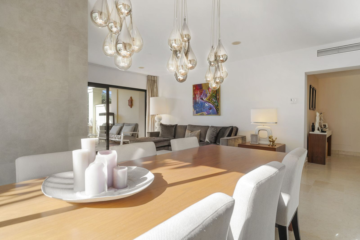 2 Bedroom Apartment for Sale in Benahavís — 6