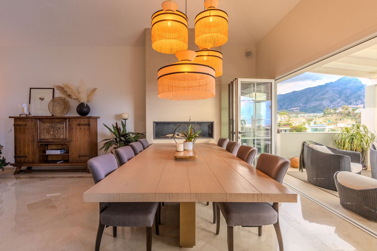 4 Bedroom Villa for Sale in Nueva Andalucía