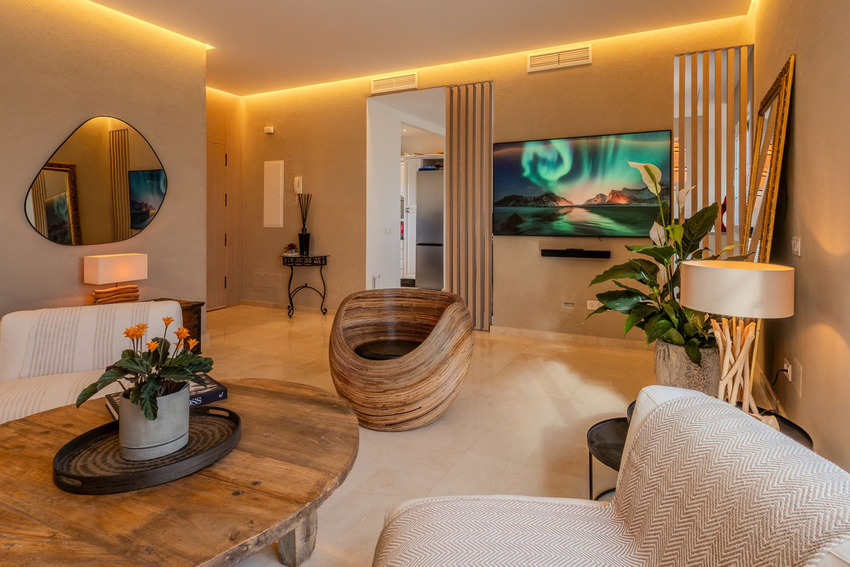 4 Bedroom Villa for Sale in Nueva Andalucía — 5