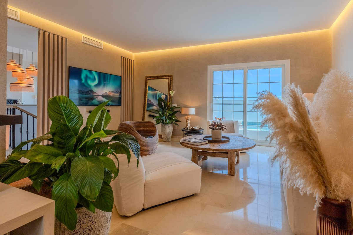 4 Bedroom Villa for Sale in Nueva Andalucía — 7