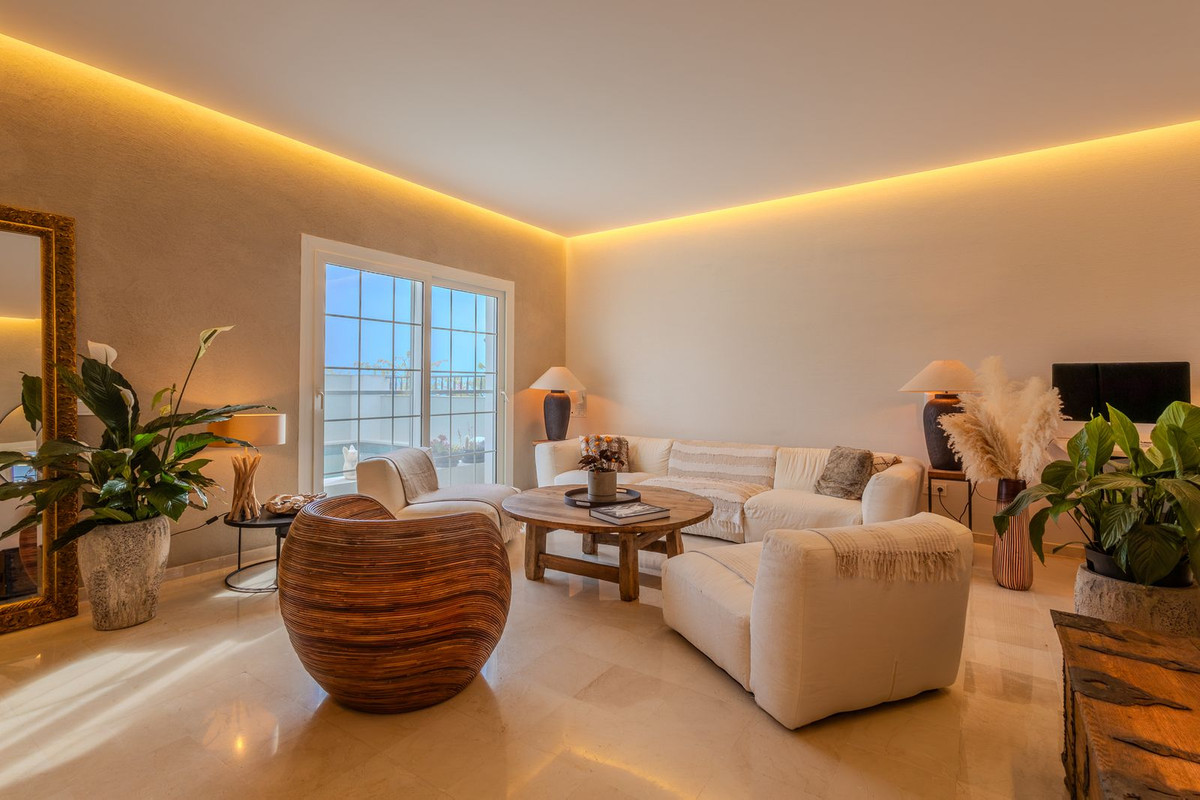 4 Bedroom Villa for Sale in Nueva Andalucía — 8