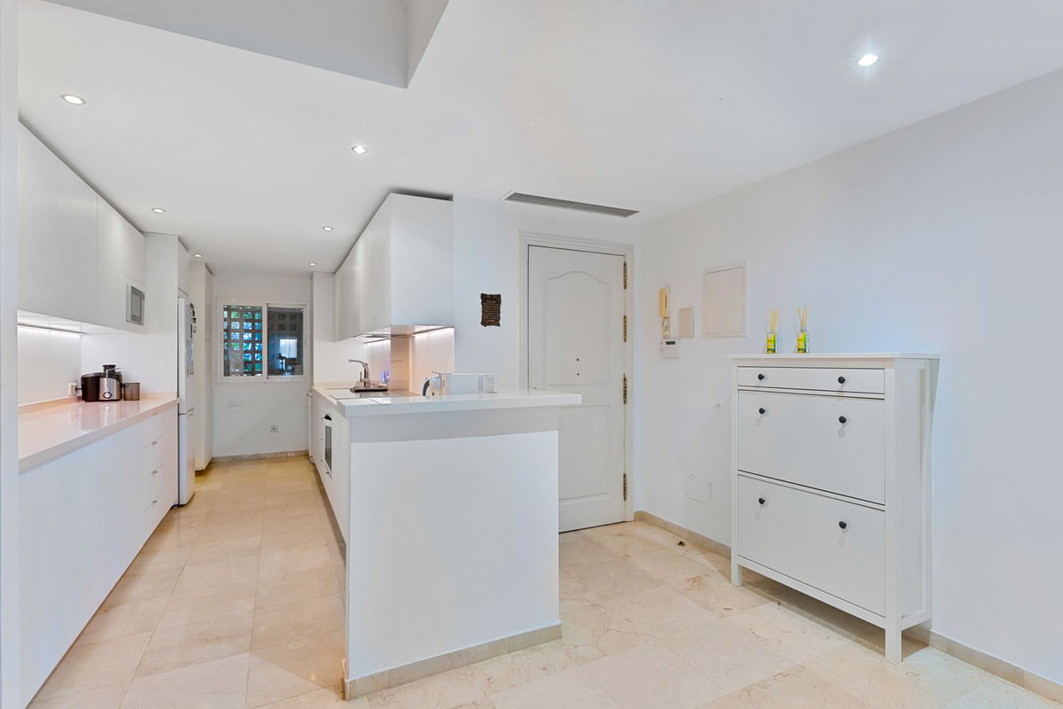 3 Bedroom Apartment for Sale in Sierra Blanca — 6
