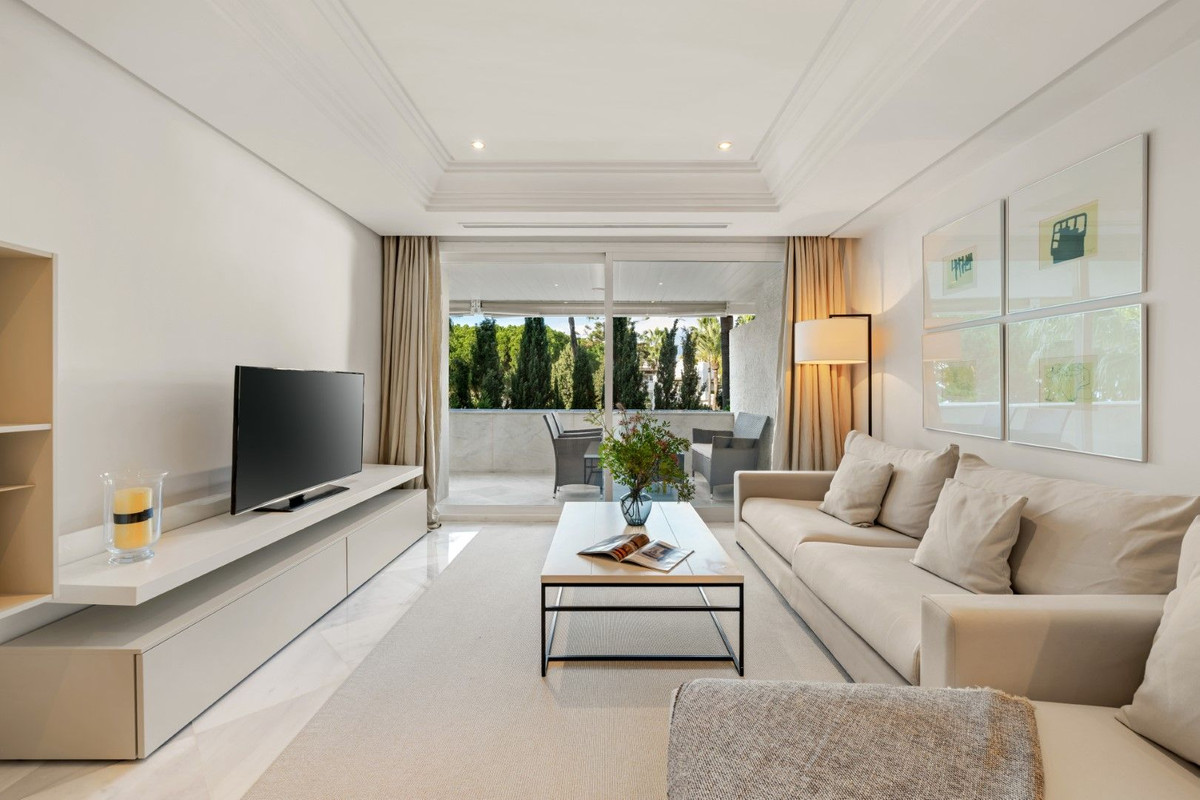 2 Bedroom Apartment for Sale in Marbella — view 11