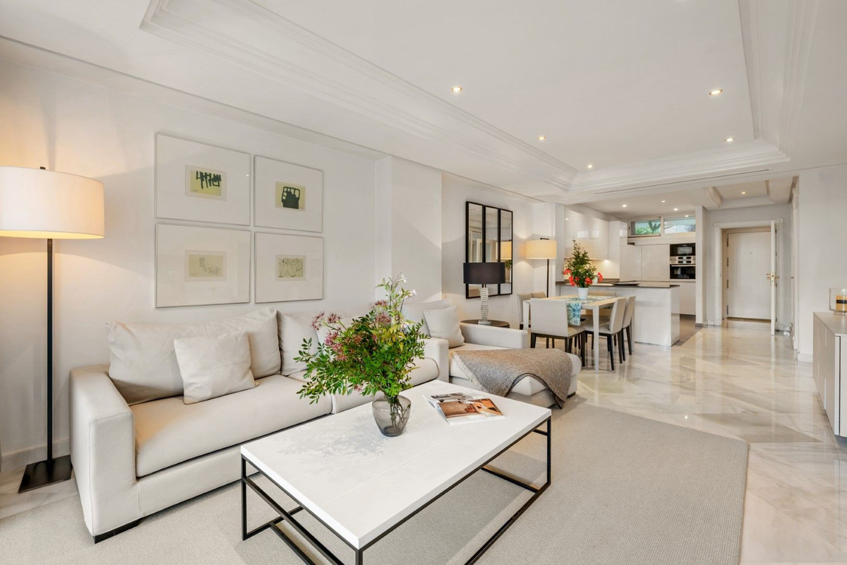2 Bedroom Apartment for Sale in Marbella — view 17