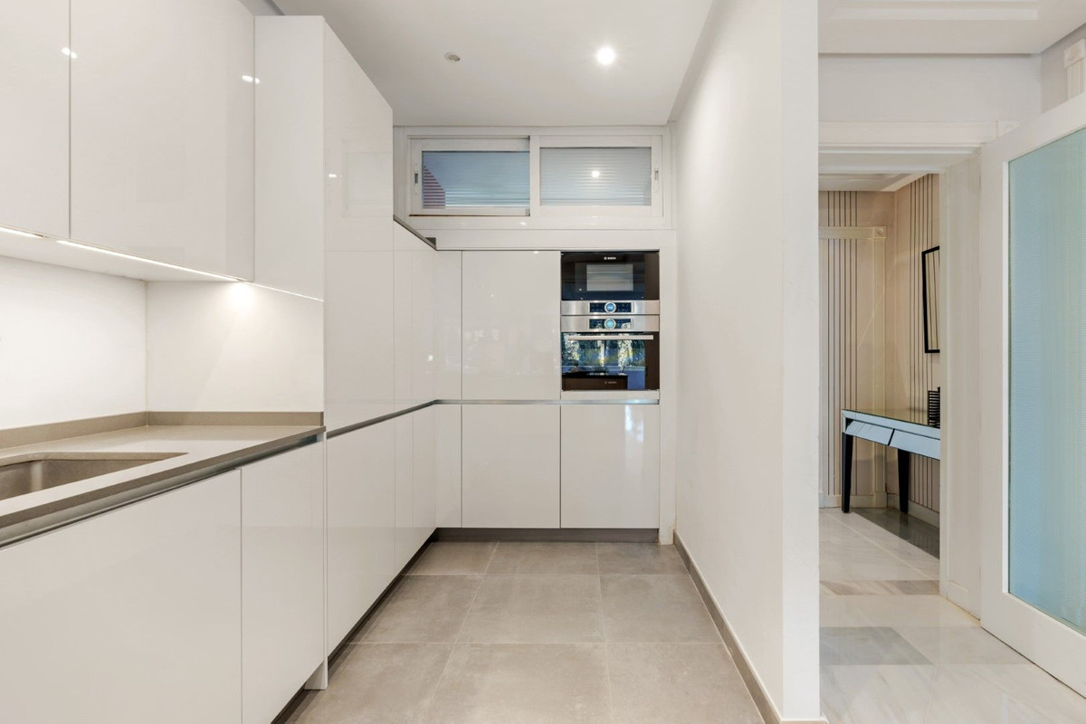 2 Bedroom Apartment for Sale in Marbella — view 19