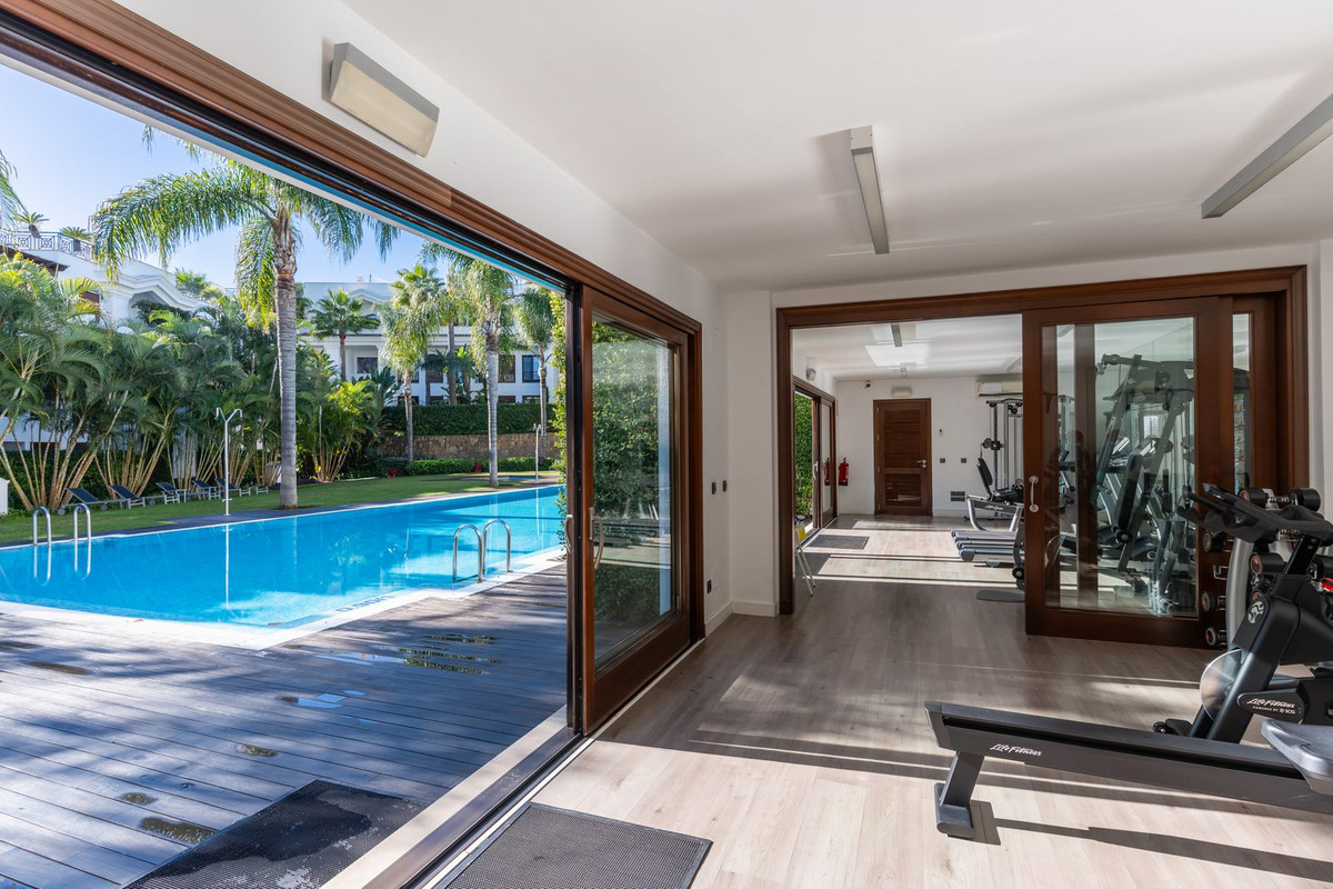 2 Bedroom Apartment for Sale in Estepona — view 19
