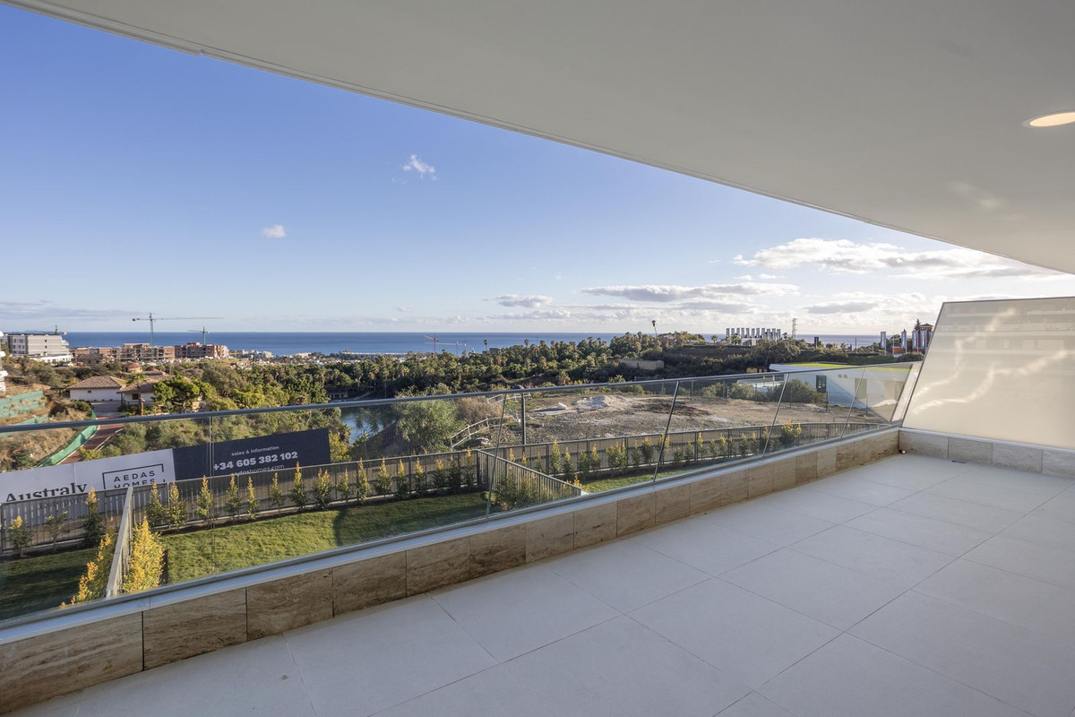 2 Bedroom Apartment for Sale in Estepona — 7