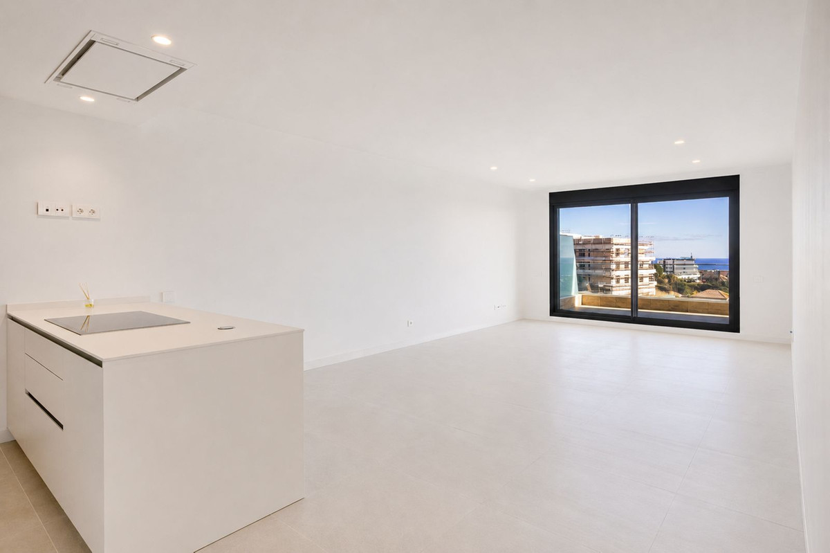 2 Bedroom Apartment for Sale in Estepona — 9