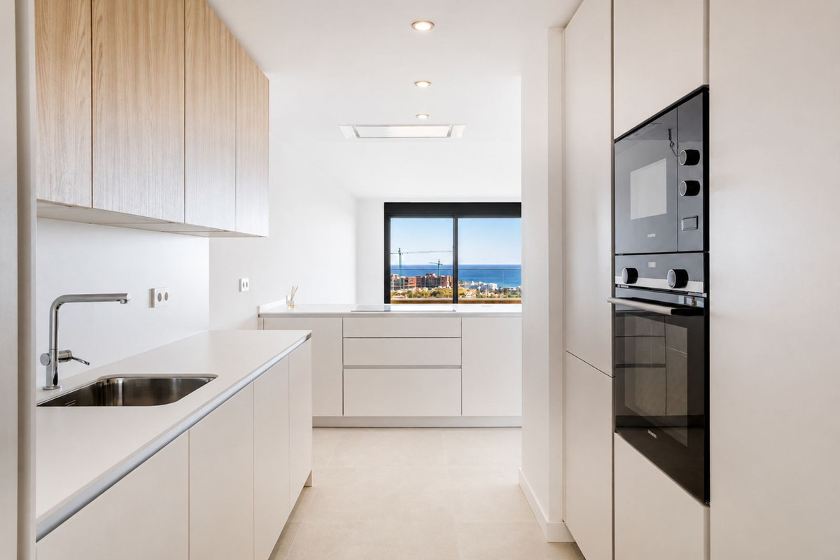 2 Bedroom Apartment for Sale in Estepona — view 10