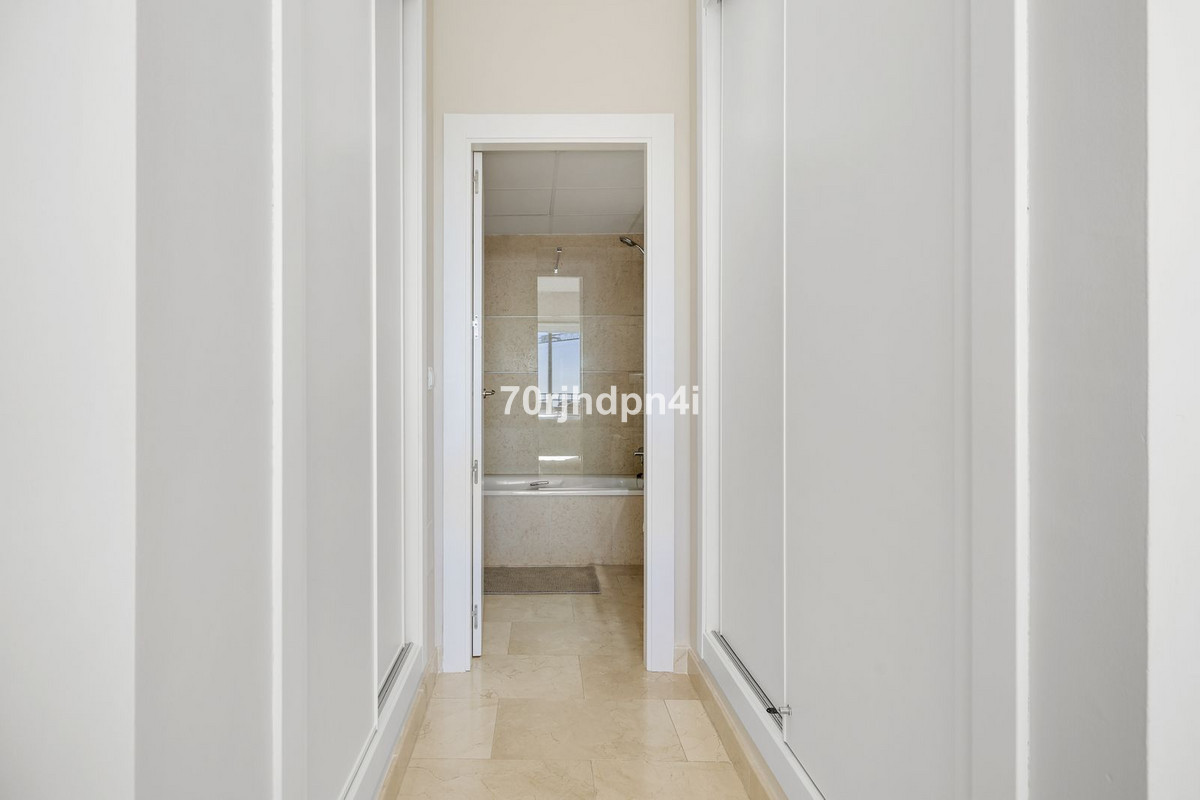 3 Bedroom Apartment for Sale in Selwo — 2