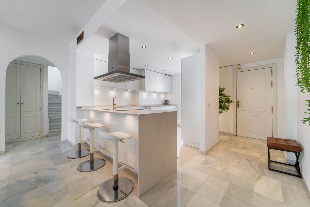 3 Bedroom Apartment for Sale in Nagüeles — 9