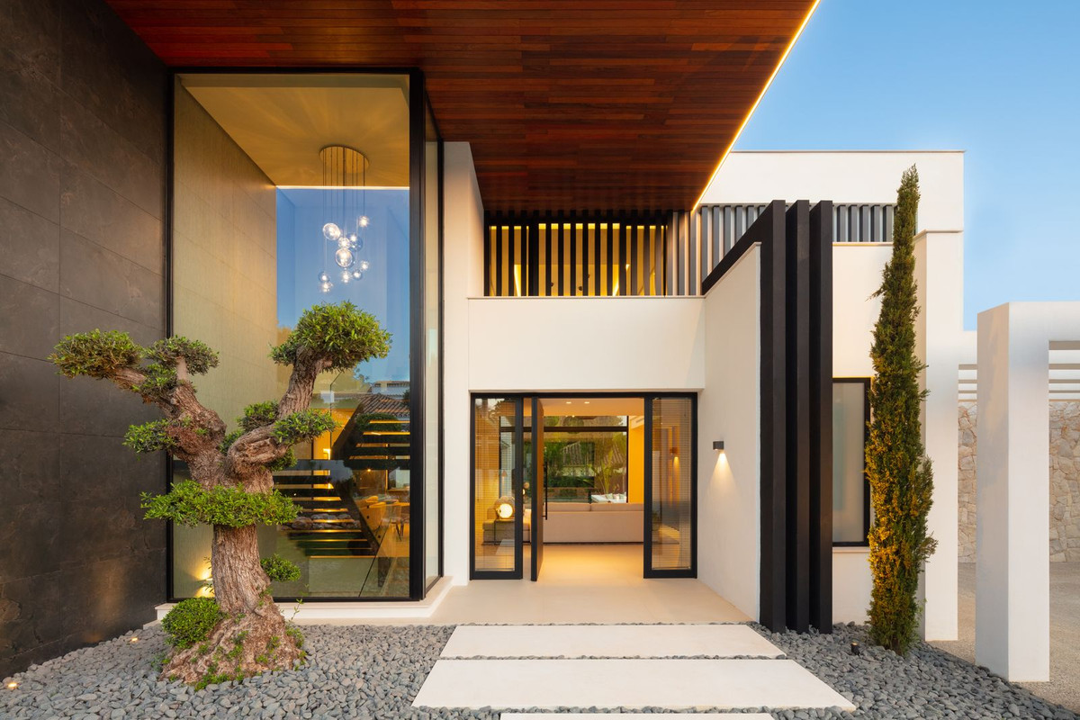 5 Bedroom Villa for Sale in Marbella