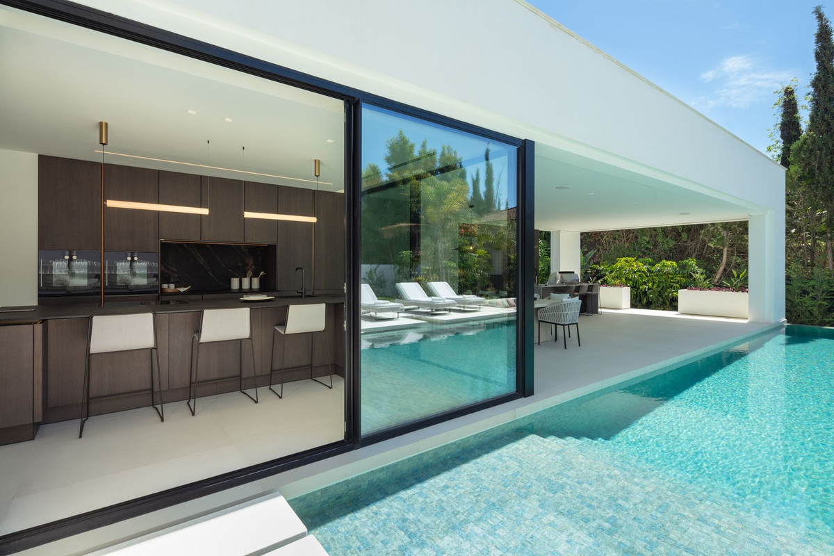 5 Bedroom Villa for Sale in Marbella — 3