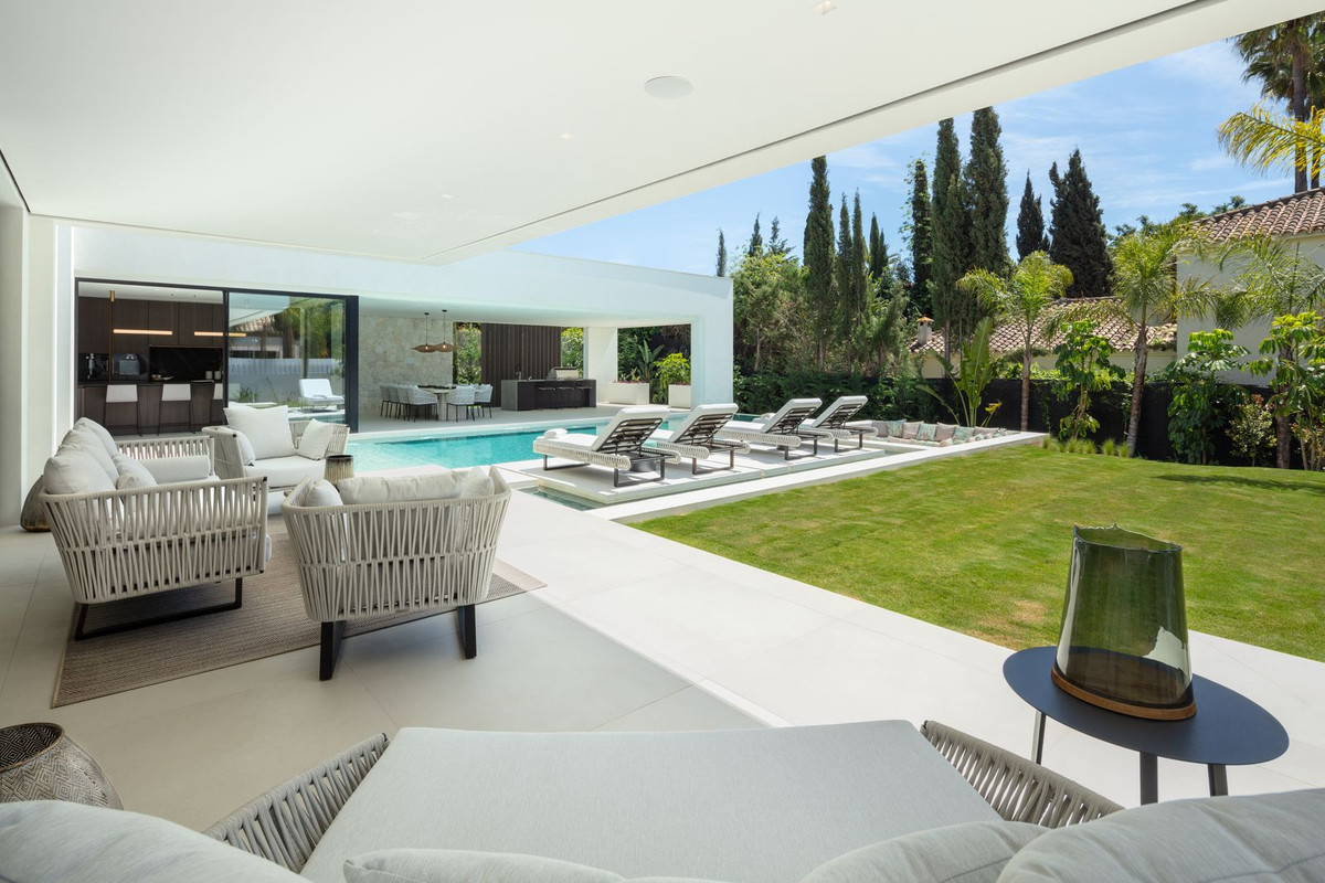 5 Bedroom Villa for Sale in Marbella — 5