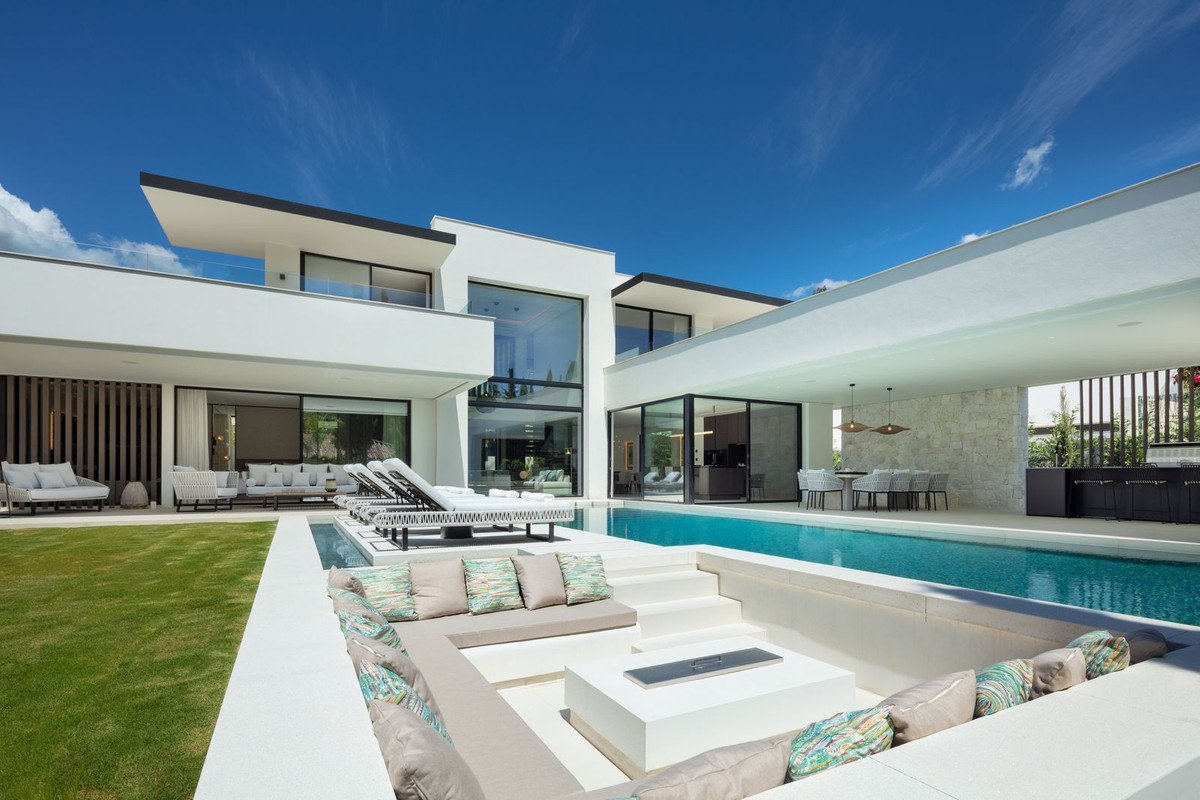 5 Bedroom Villa for Sale in Marbella — 7