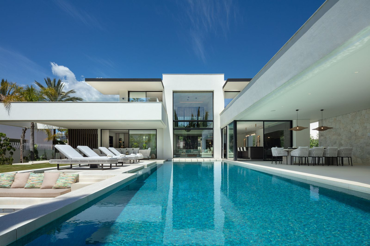 5 Bedroom Villa for Sale in Marbella — 8
