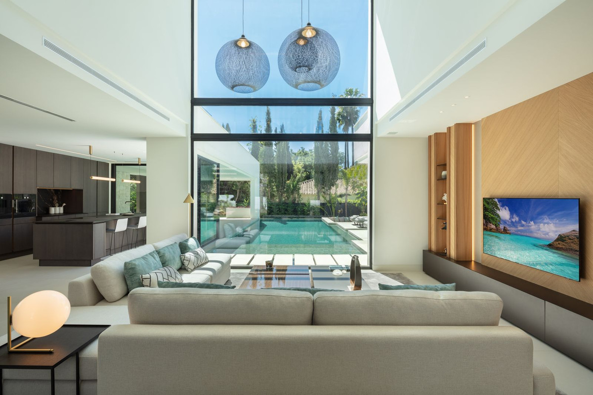 5 Bedroom Villa for Sale in Marbella — 9