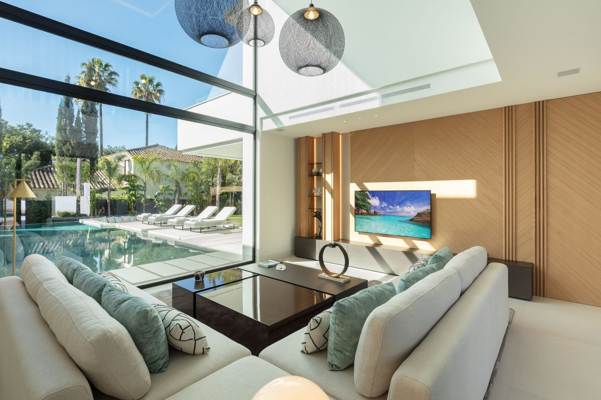 5 Bedroom Villa for Sale in Marbella — view 10