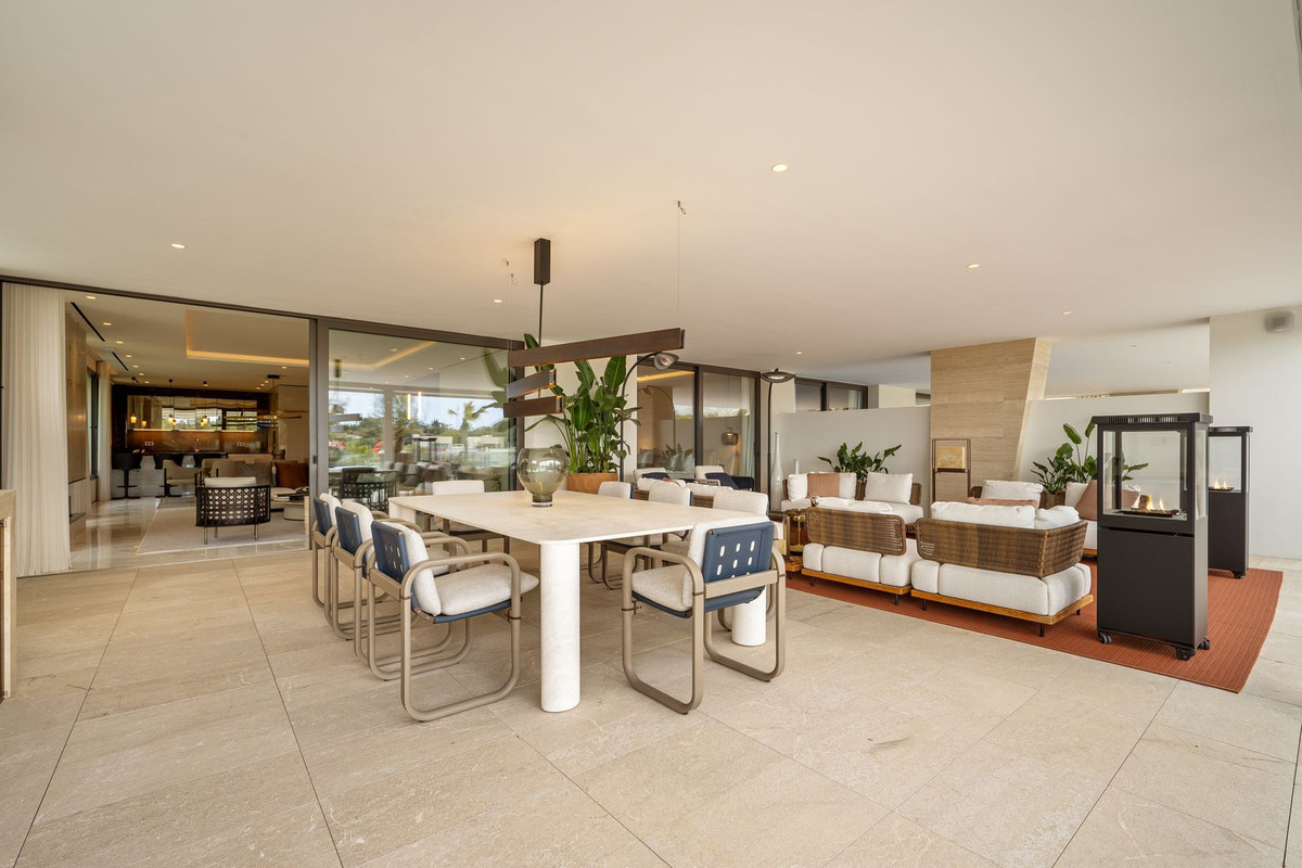 5 Bedroom Apartment for Sale in Marbella — 2