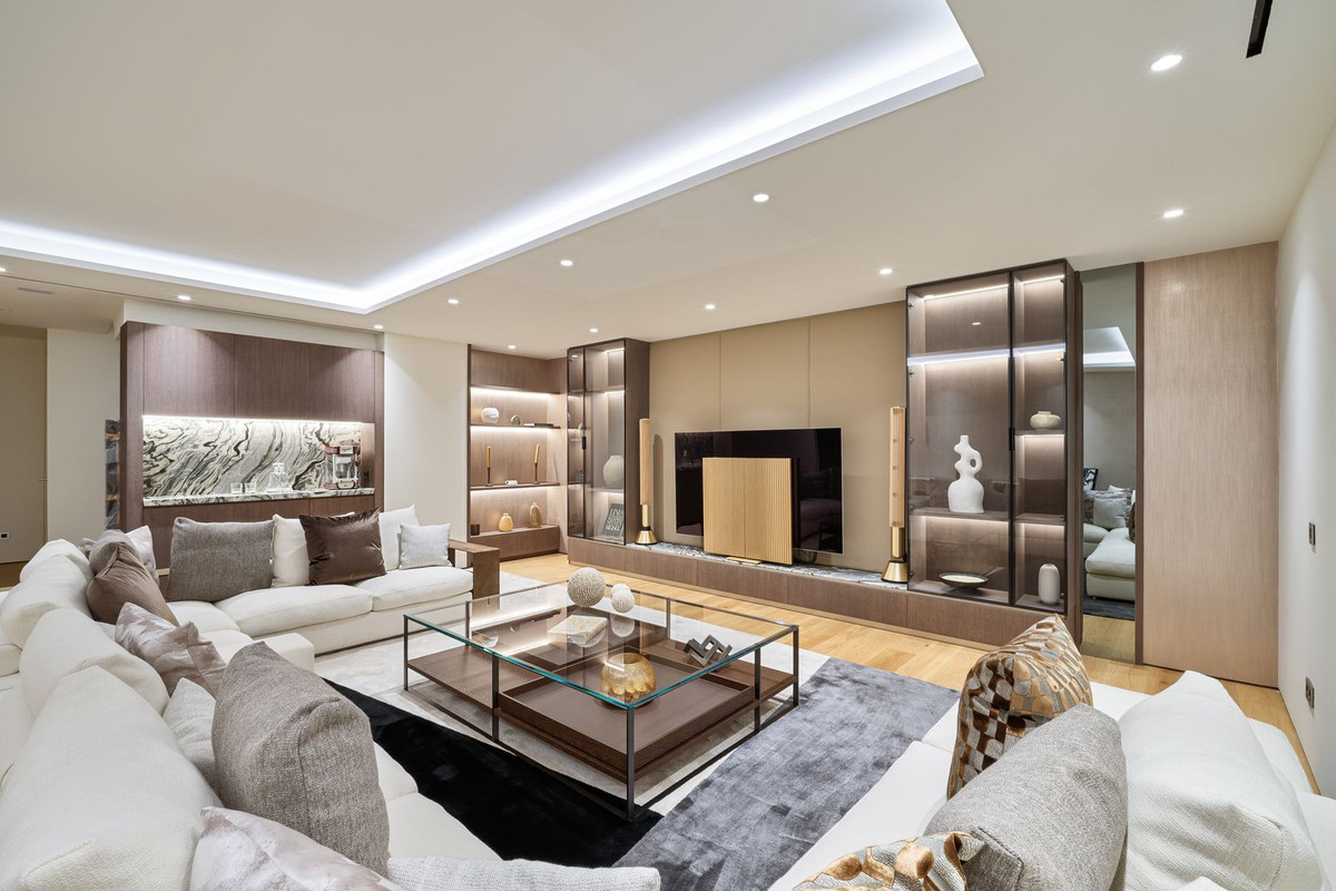 5 Bedroom Apartment for Sale in Marbella — 9