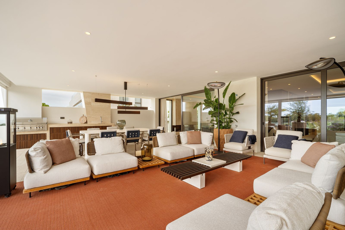 5 Bedroom Apartment for Sale in Marbella — view 10